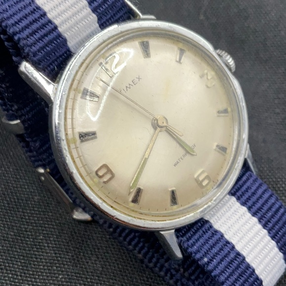 1968 Vintage Timex Marlin Runs. 33 MM Dial - Picture 4 of 7